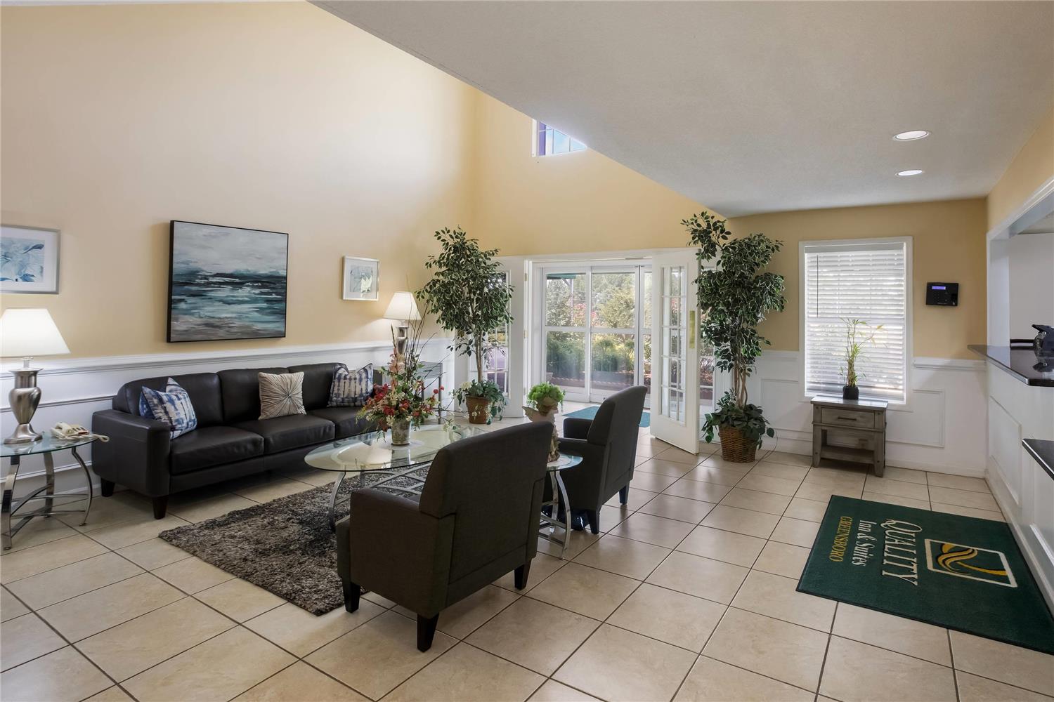 Quality Inn & Suites Greensboro near Lake Oconee 20/36