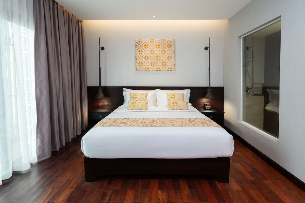 DELUXE, DOUBLE BED, BALCONY