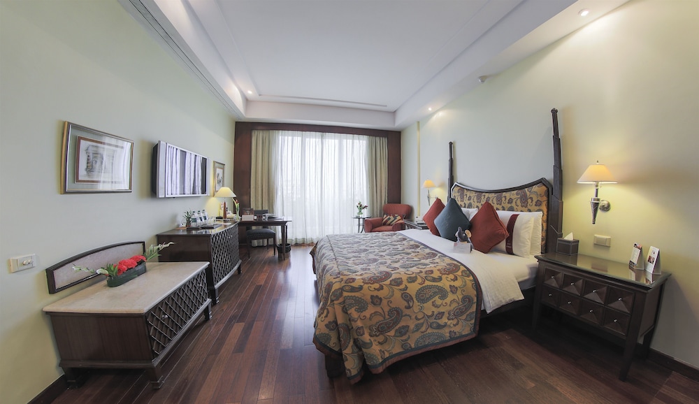 THE LALIT MUMBAI 13/67