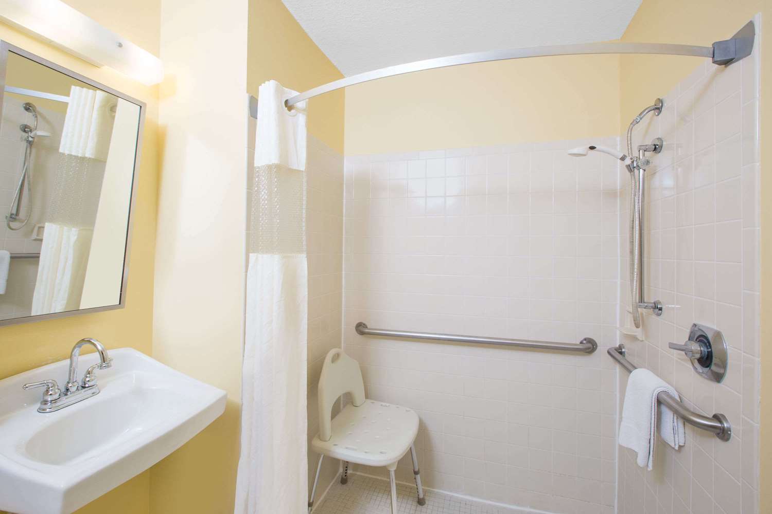 Days Inn by Wyndham Grand Island 23/24