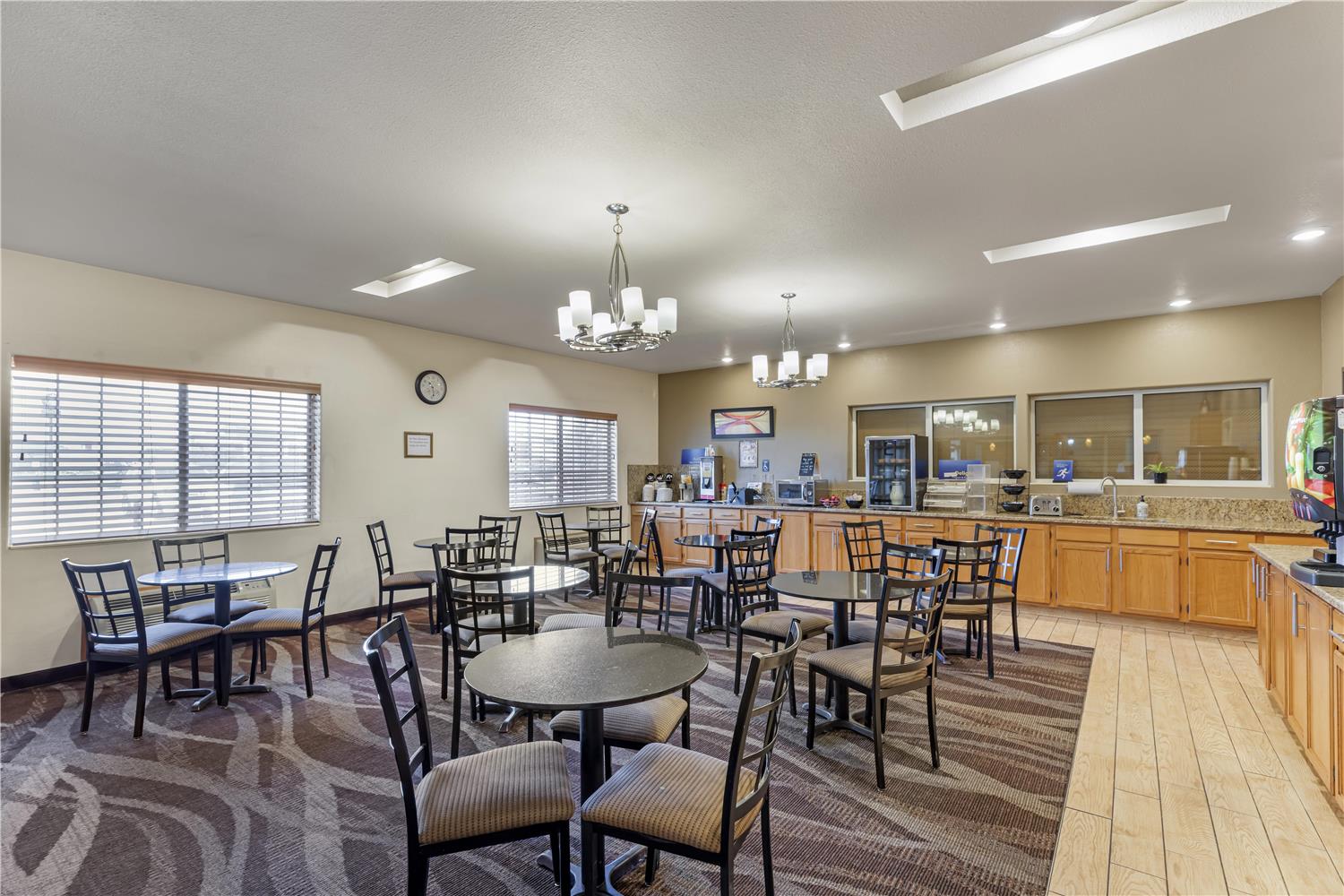 Best Western Firestone Inn & Suites 24/34