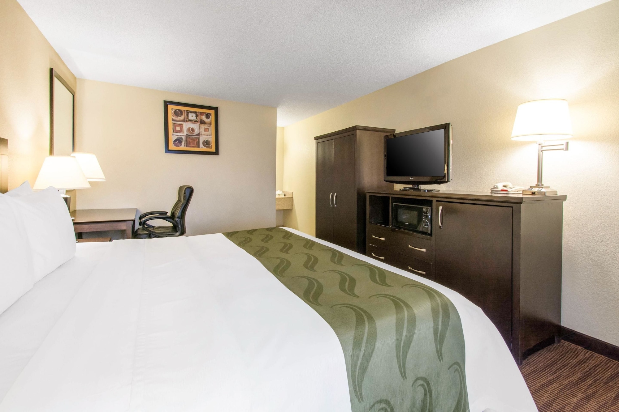 ROOM, KING BED, ACCESSIBLE