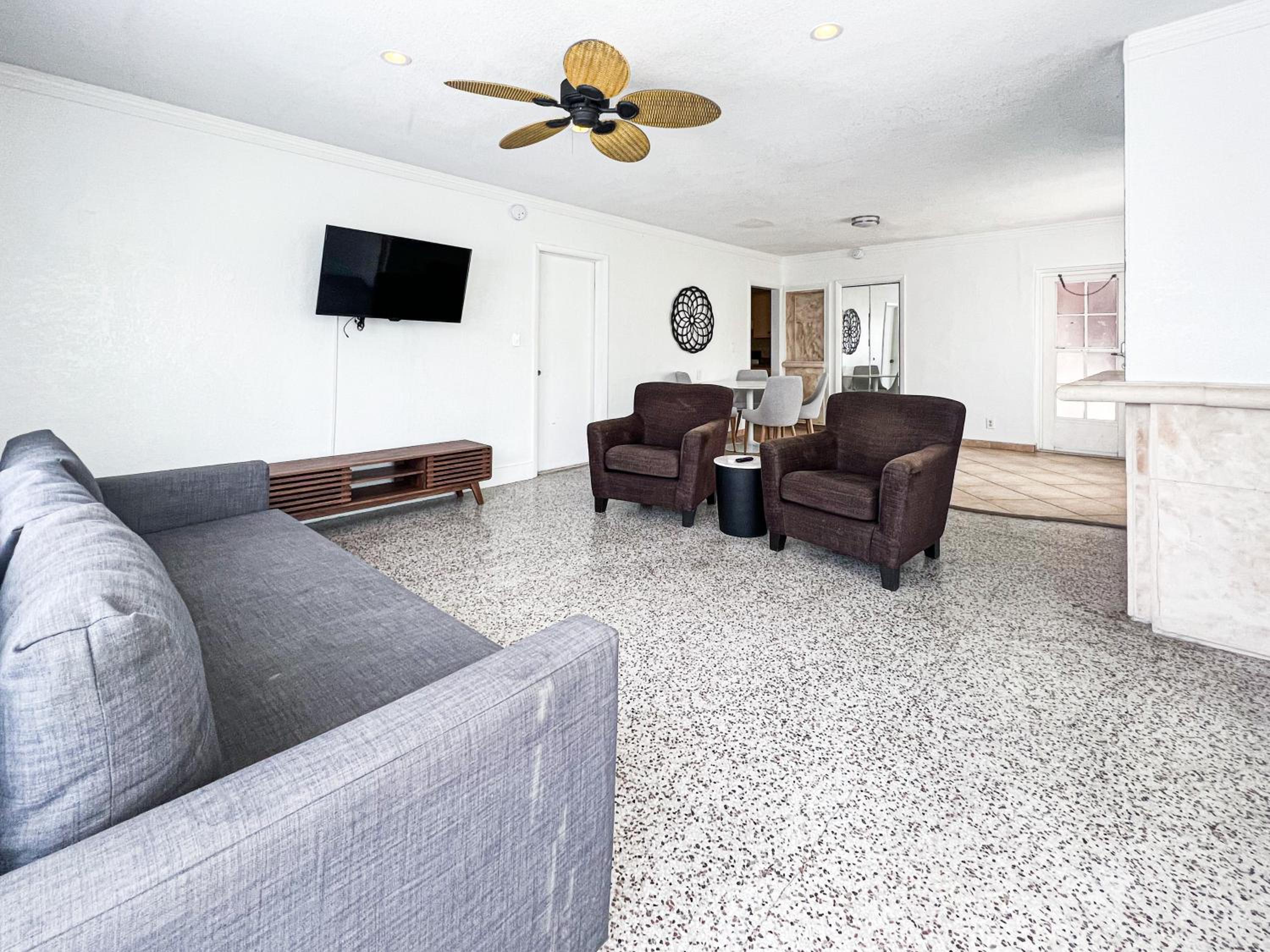 Winterset A North Beach Village Resort Hotel 35/54