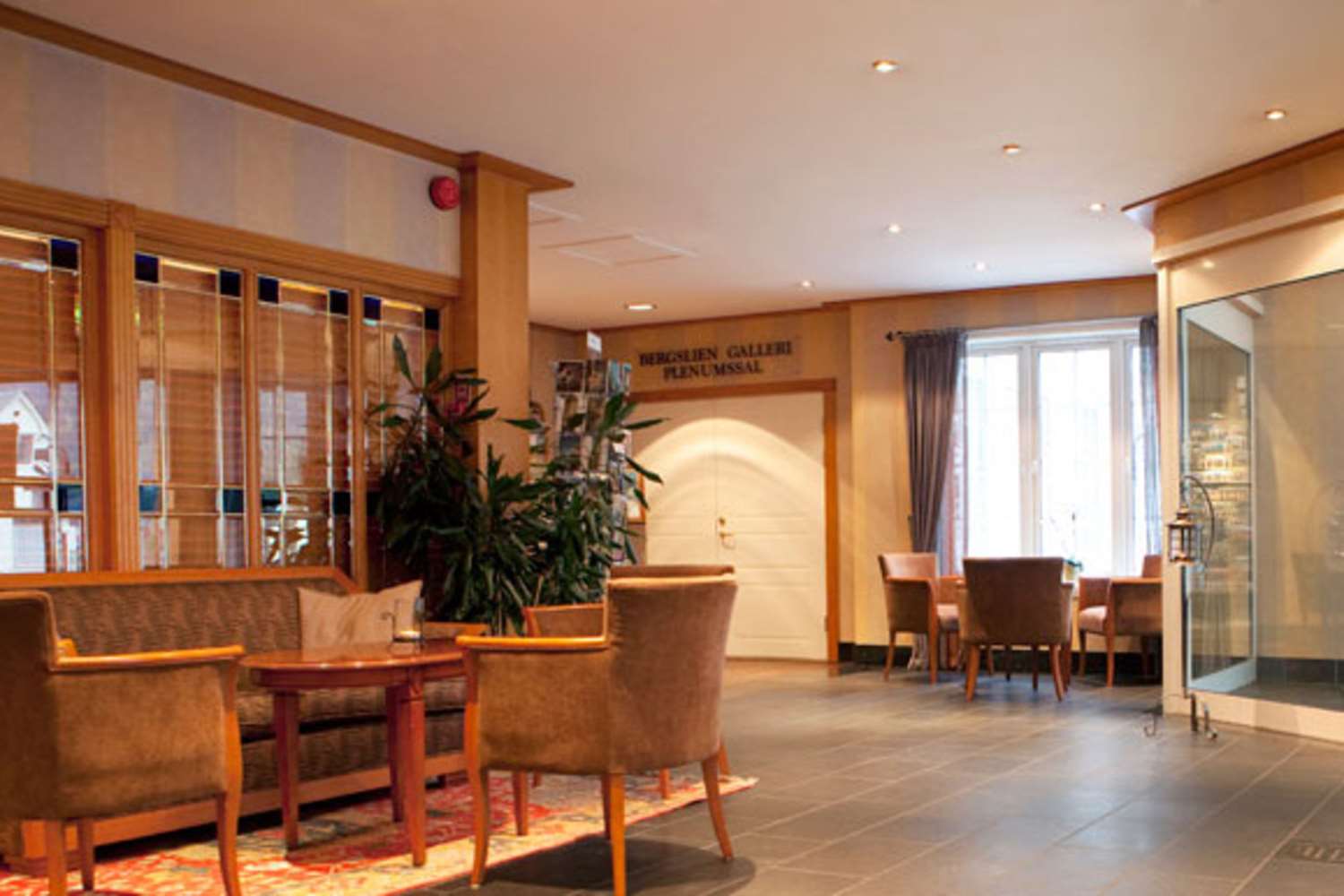 Voringfoss Hotel 4/12