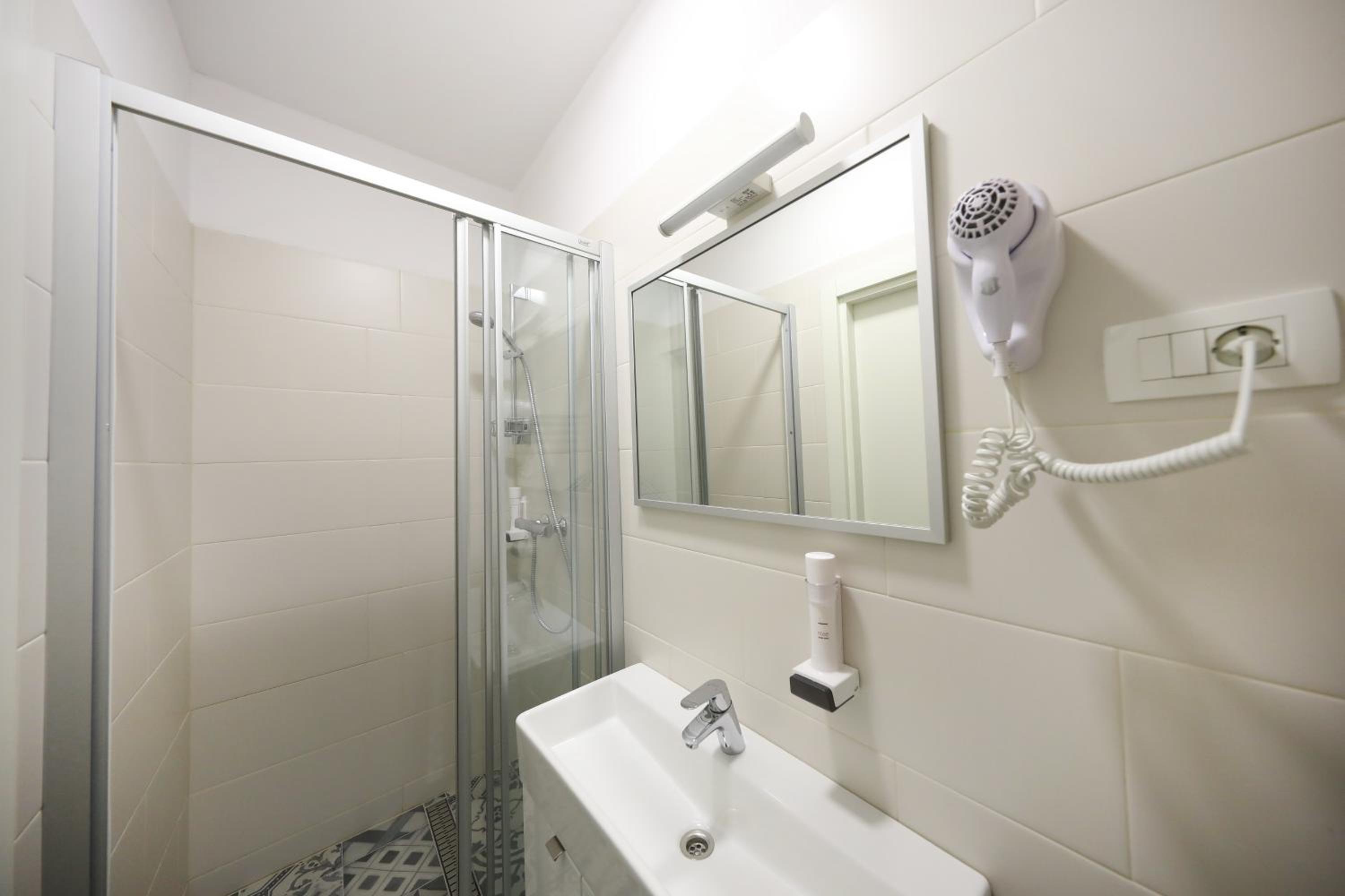 Room, Double or Twin Bed, No Balcony، HOTEL DELFIN 10/10
