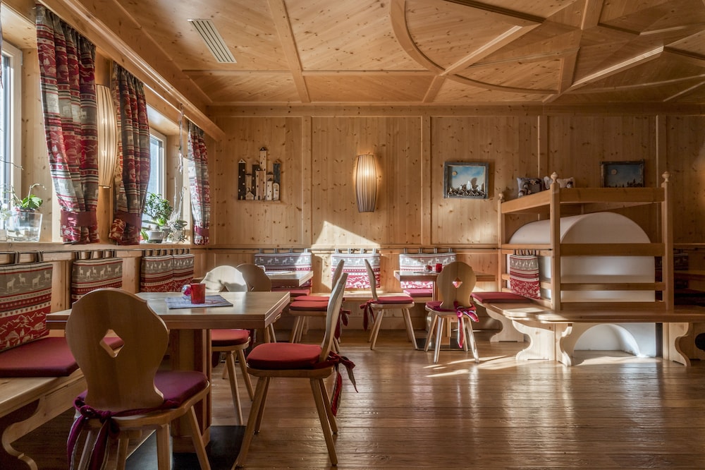 ASTORIA HOTEL - CANAZEI 52/66