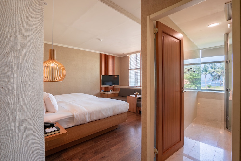 Sizihwan Sunset Beach Resort 13/50