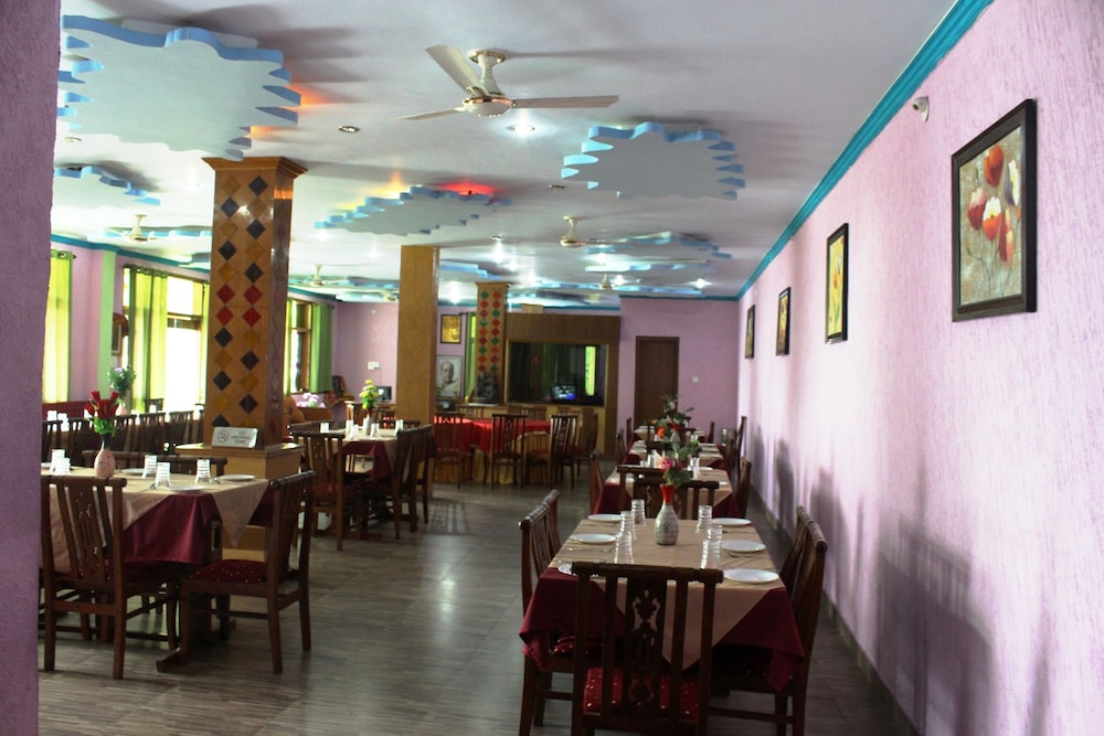 Nature Bloom Hotel And Resort 25/50