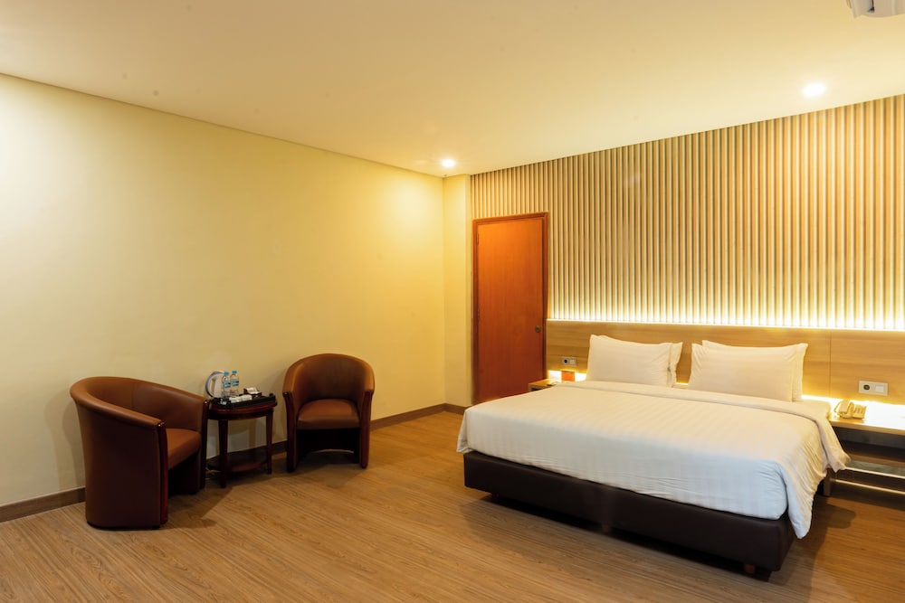GRAND PASUNDAN CONVENTION HOTEL 43/65