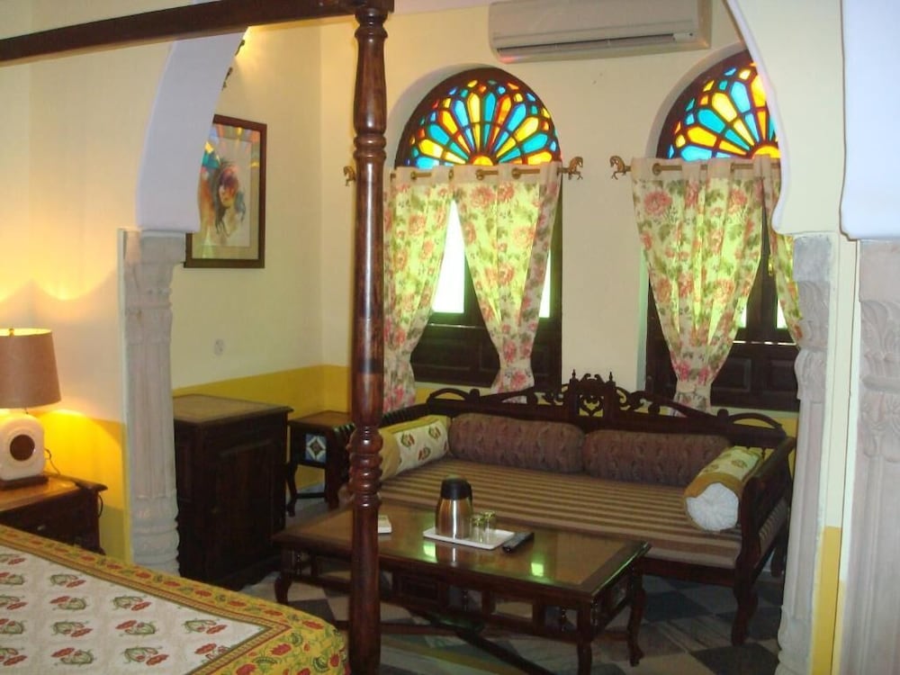 Bissau Palace 33/50