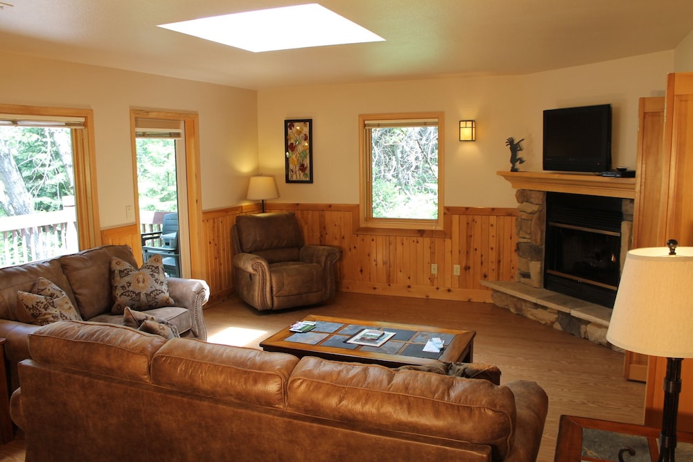 Mount Shasta Resort 33/63