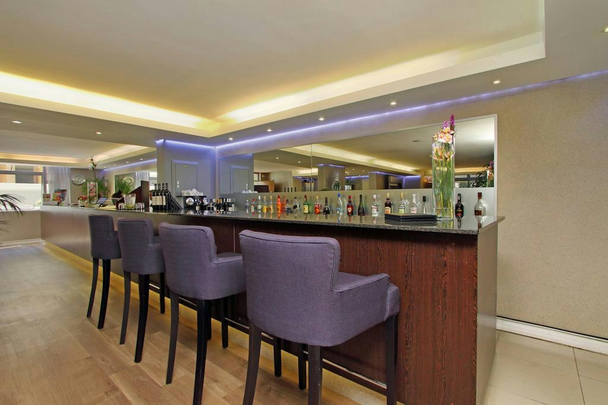 The Hyde All-Suite Hotel 40/46