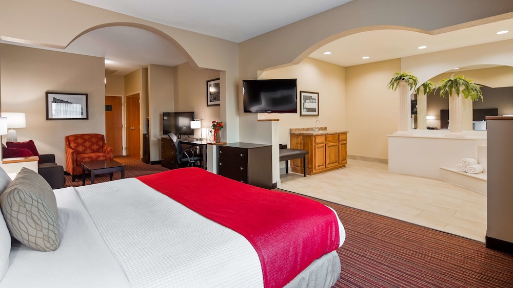 Best Western Plus Bradbury Inn & Suites 8/39