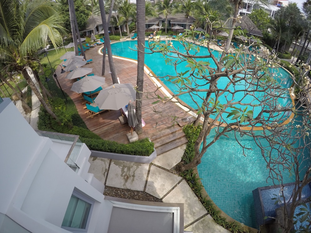Bann Pantai Resort 64/69
