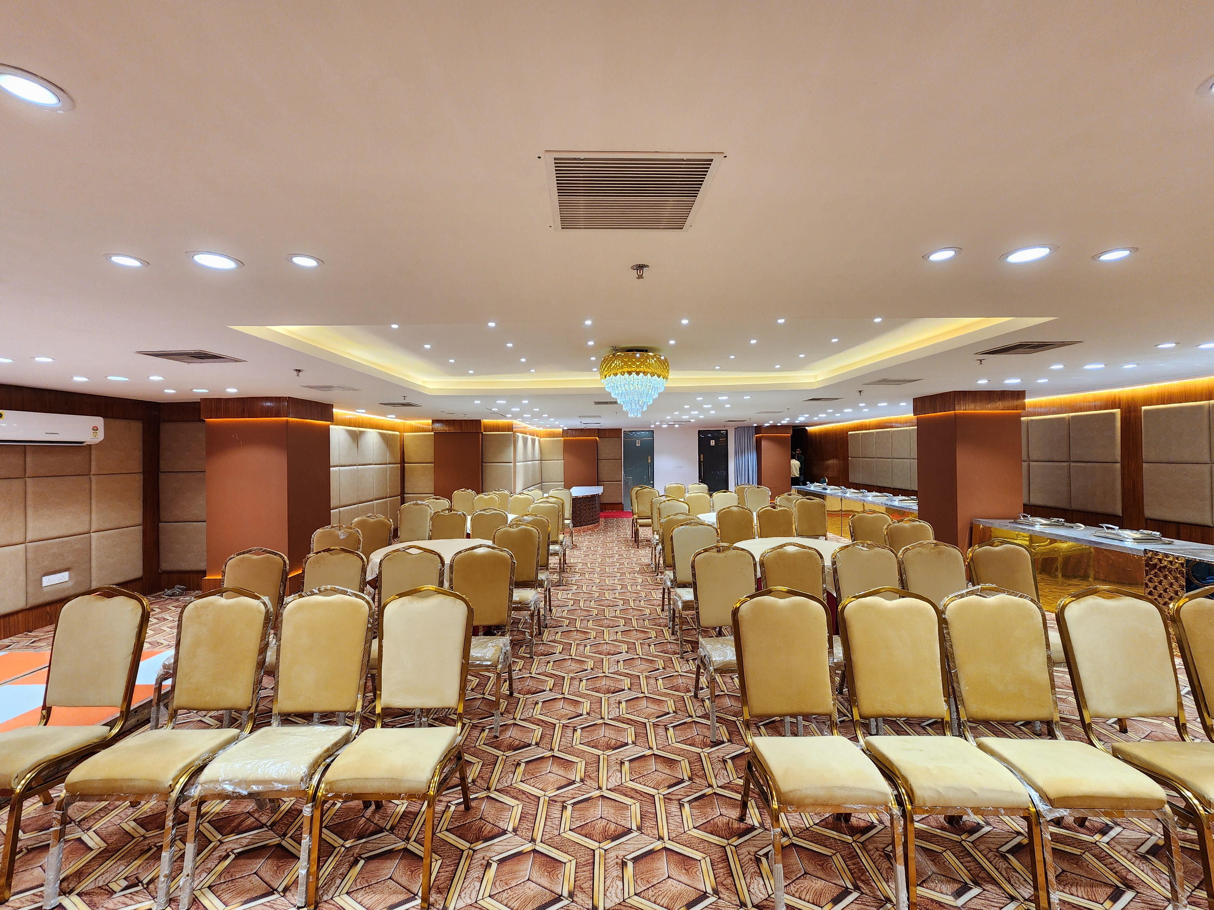 Hotel Mandakini Royale 36/41