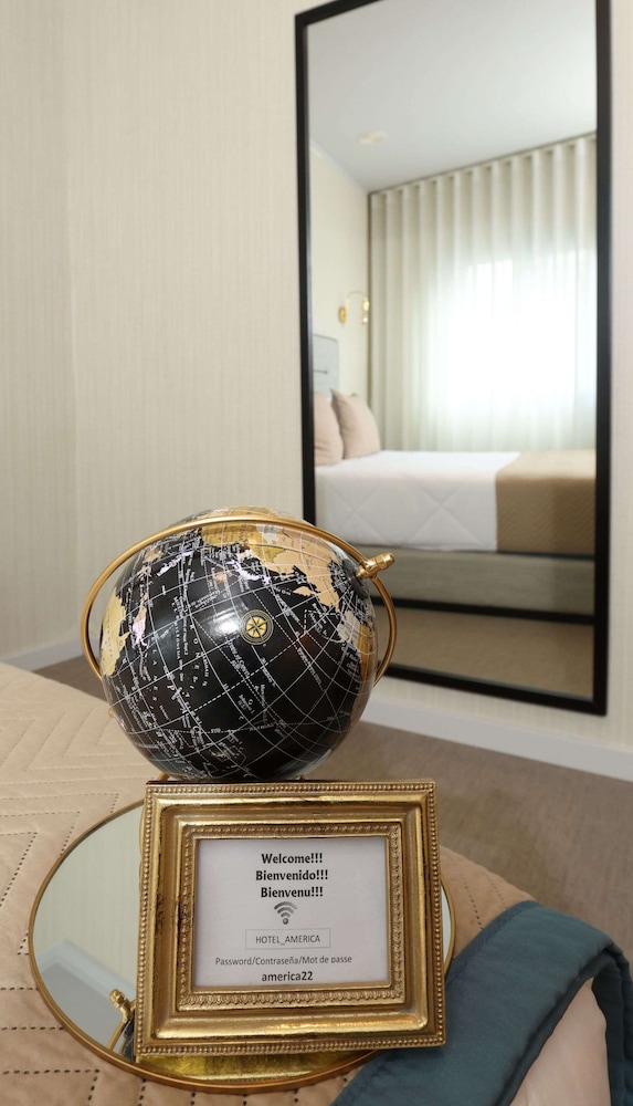 Hotel America 33/50