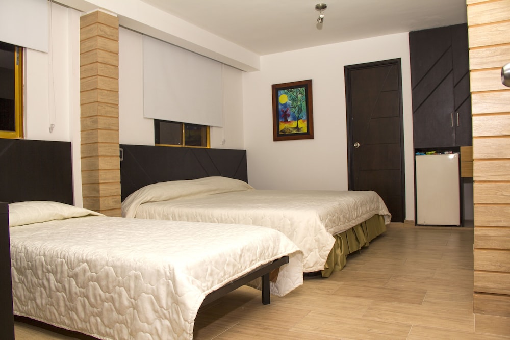 Hotel Leon Dorado 5/27