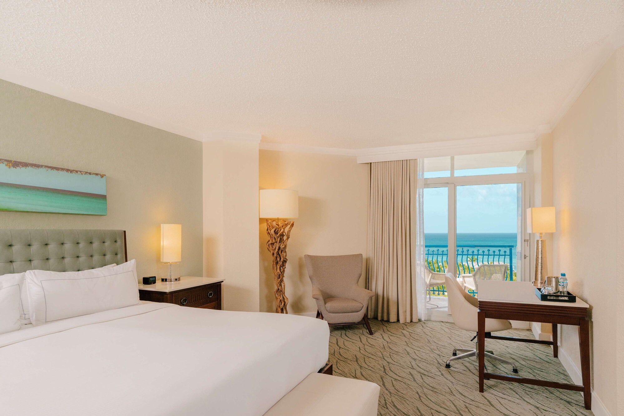 Club, King Bed, Aruba Tower