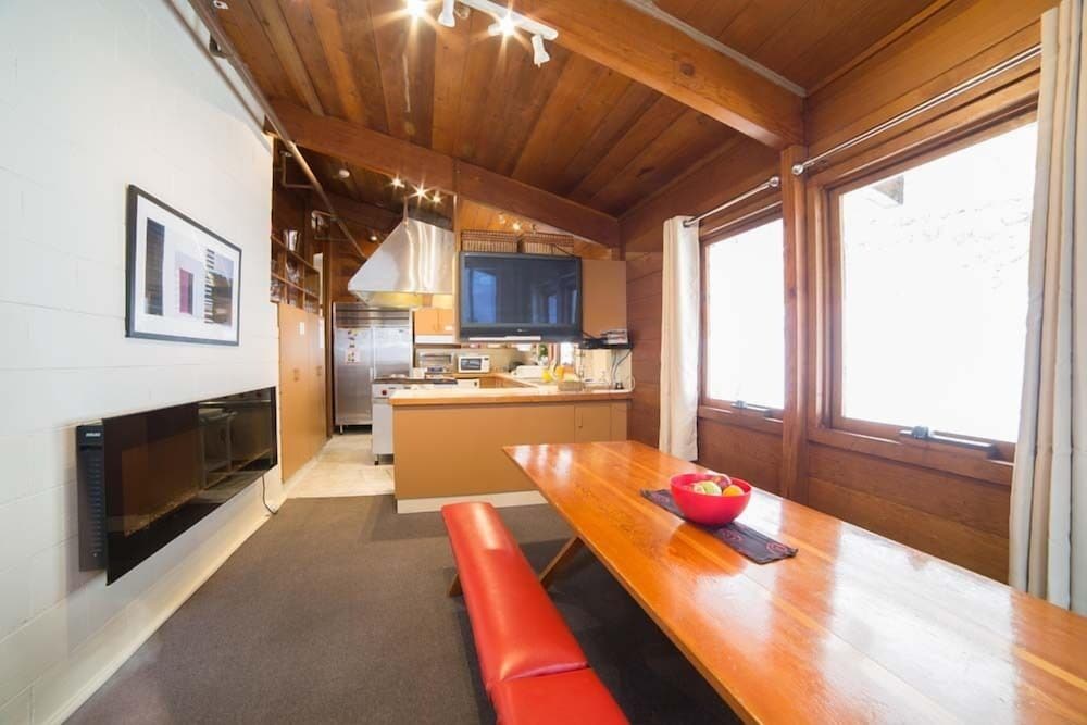 Aneeki Ski Lodge 41/51