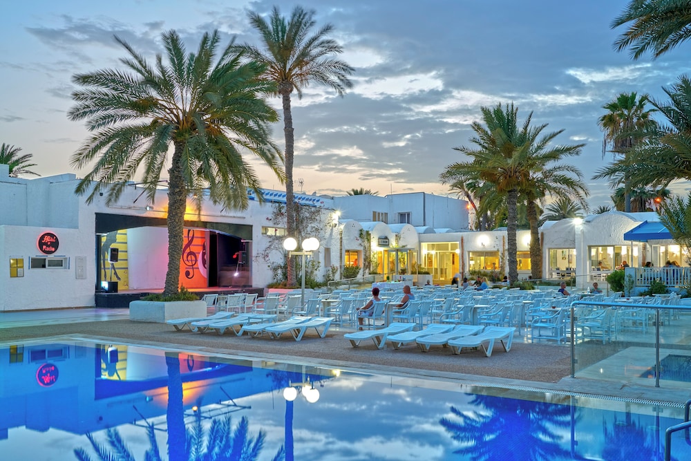 Hari Club Beach Resort 62/103