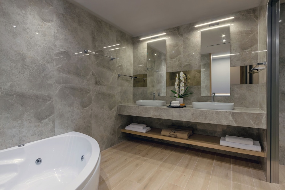 Ammoa Luxury Hotel & Spa Resort 50/50