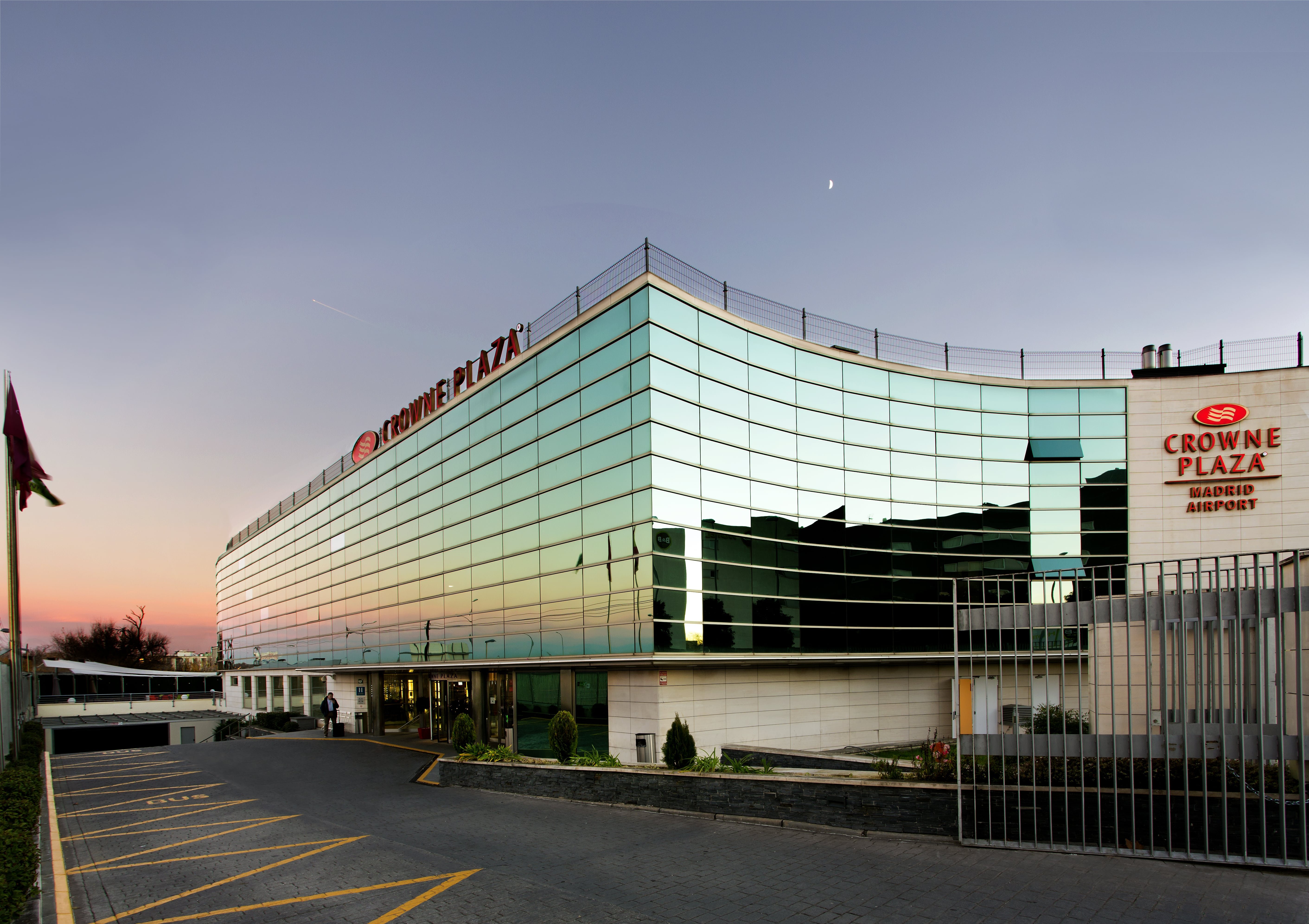 Crowne Plaza Madrid Airport Hotel 69/76