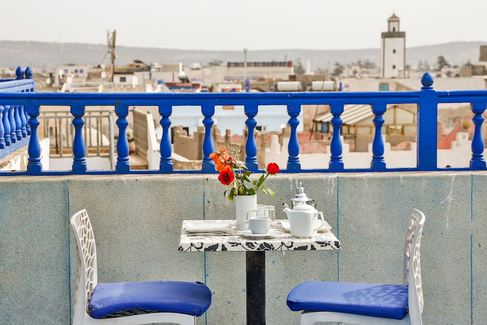 Riad Al Khansaa 69/70