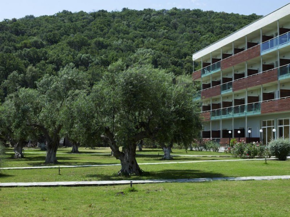 Belle Helene Hotel 42/45