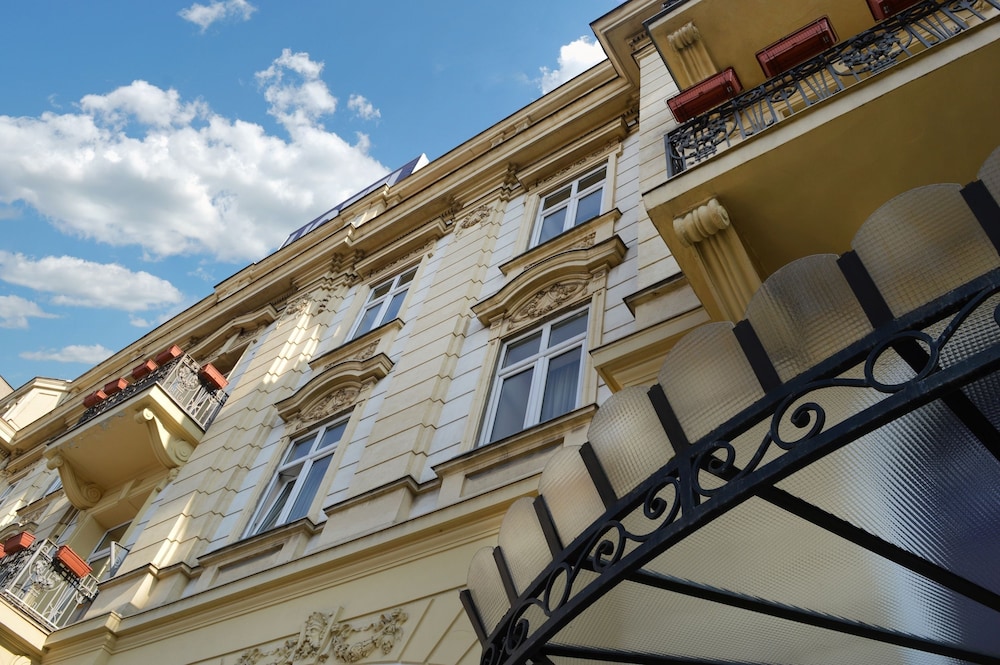 Belgrade City Hotel 4/66