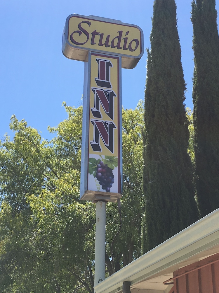 Studio Inn Livermore 18/21