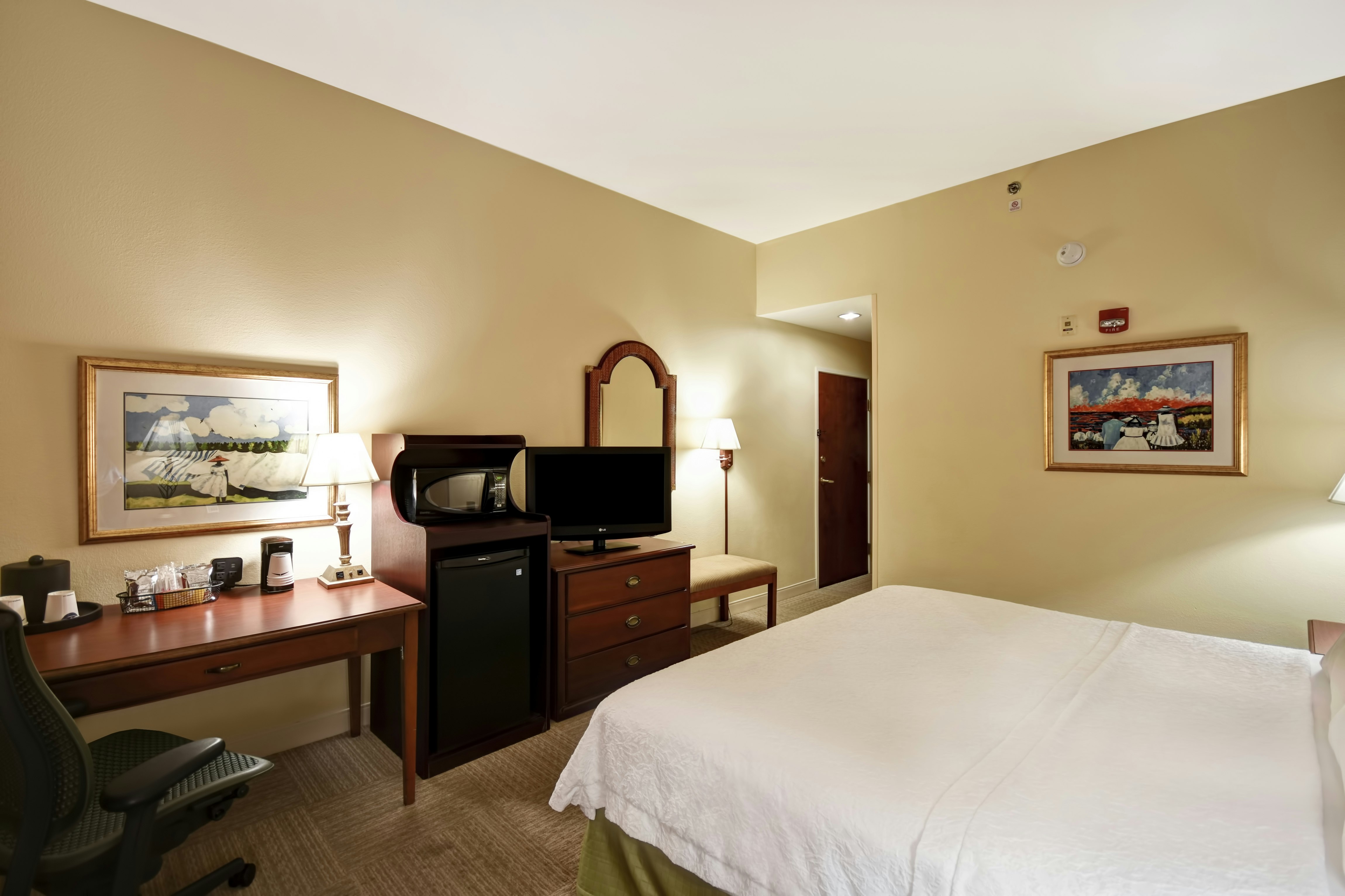ROOM, KING BED, ACCESSIBLE
