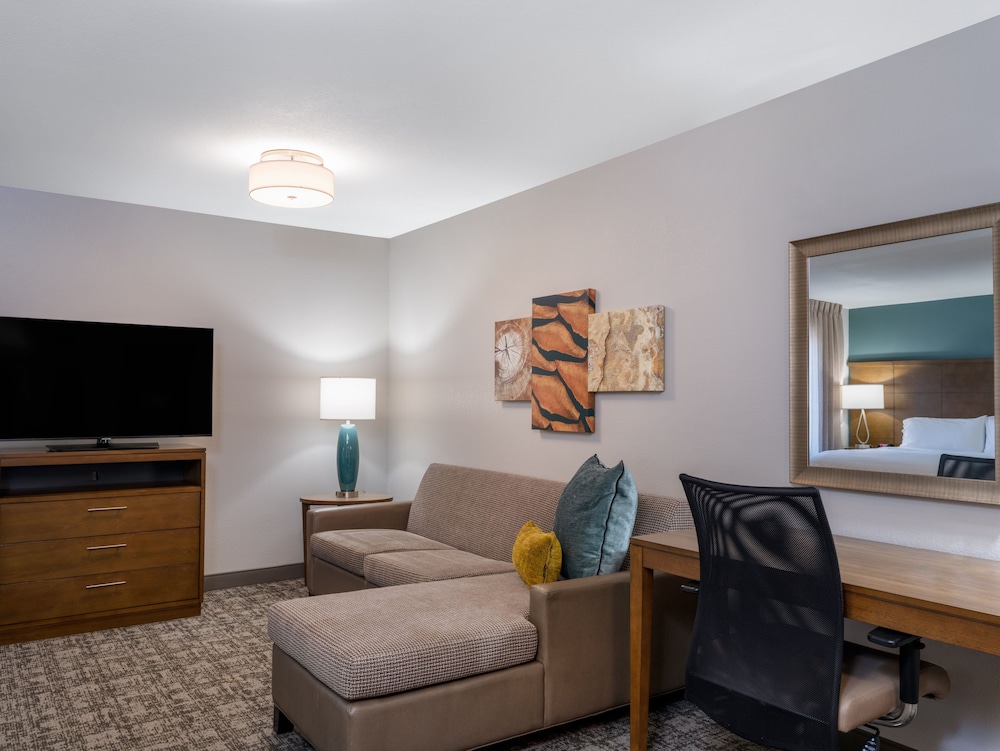Staybridge Suites Sioux City Southeast 31/52