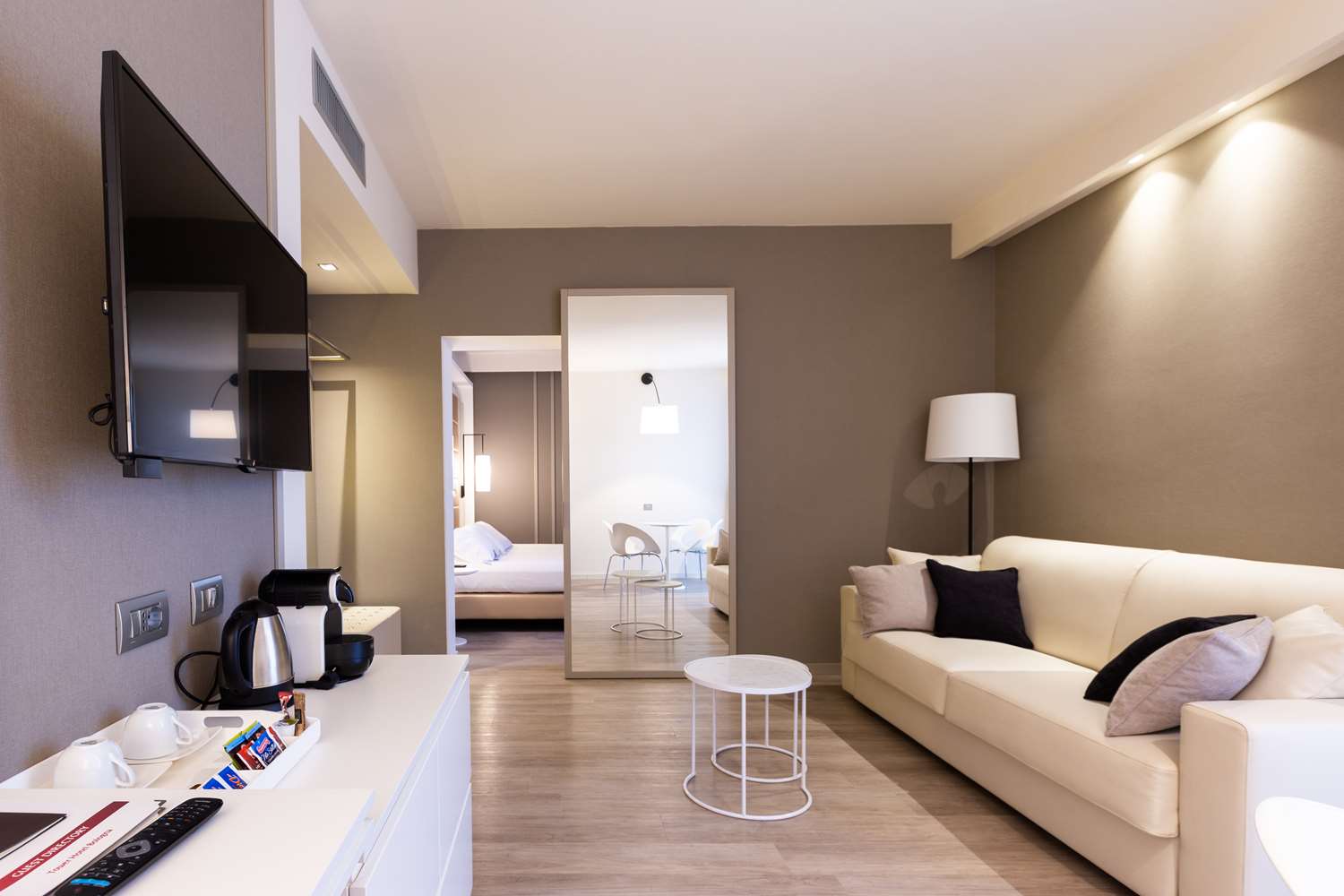 Junior Suite, King Bed, Sofa
