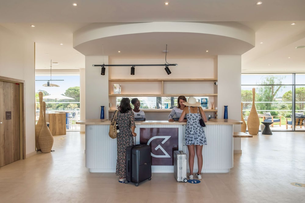 Golden Tulip Porto Vecchio 66/81