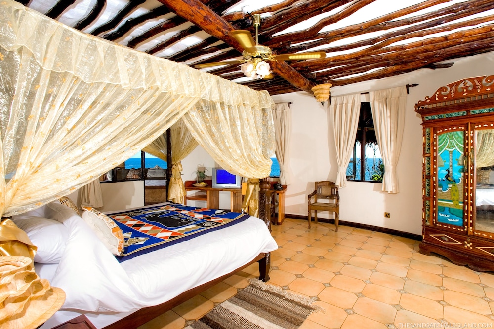 Chale Island Resort 15/70