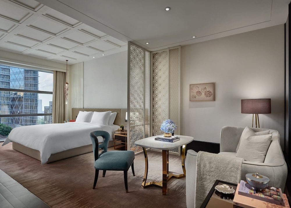 Rosewood Bangkok 47/84