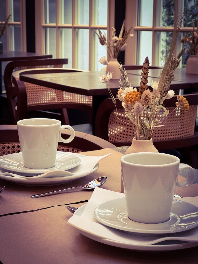 Churchill Hotel Bayeux 36/50
