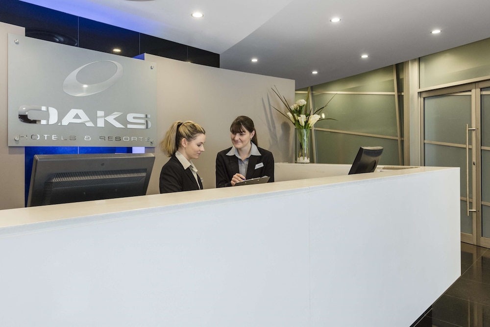 Oaks Adelaide Horizons Suites 10/70