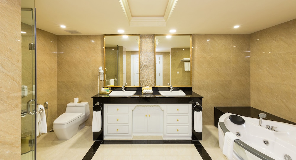 The Grand Kandyan Hotel 25/70