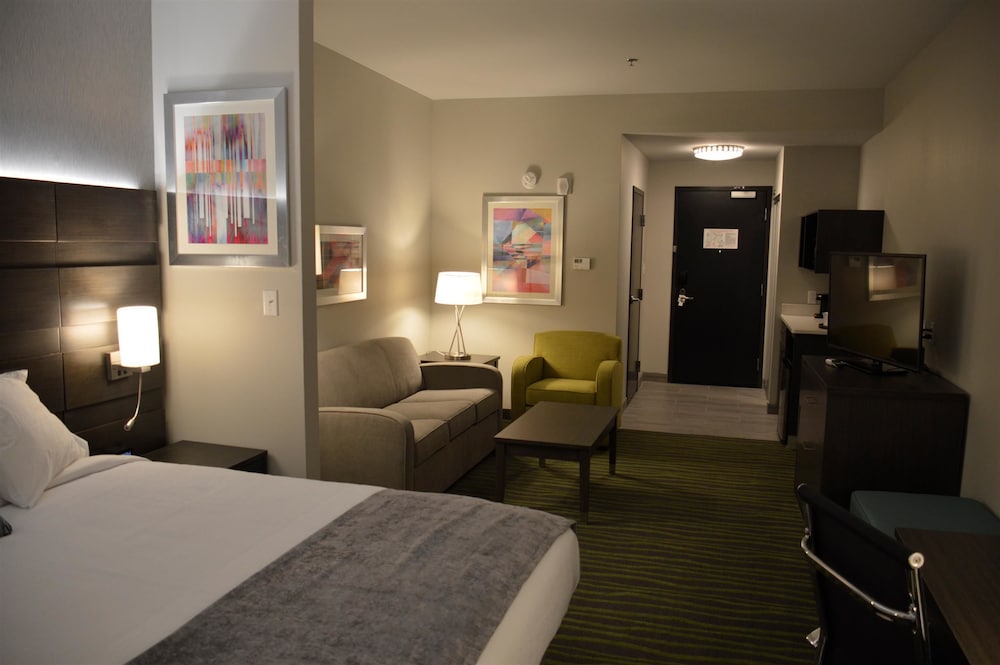 Best Western Plus At Prien Lake Inn And Suites 26/48