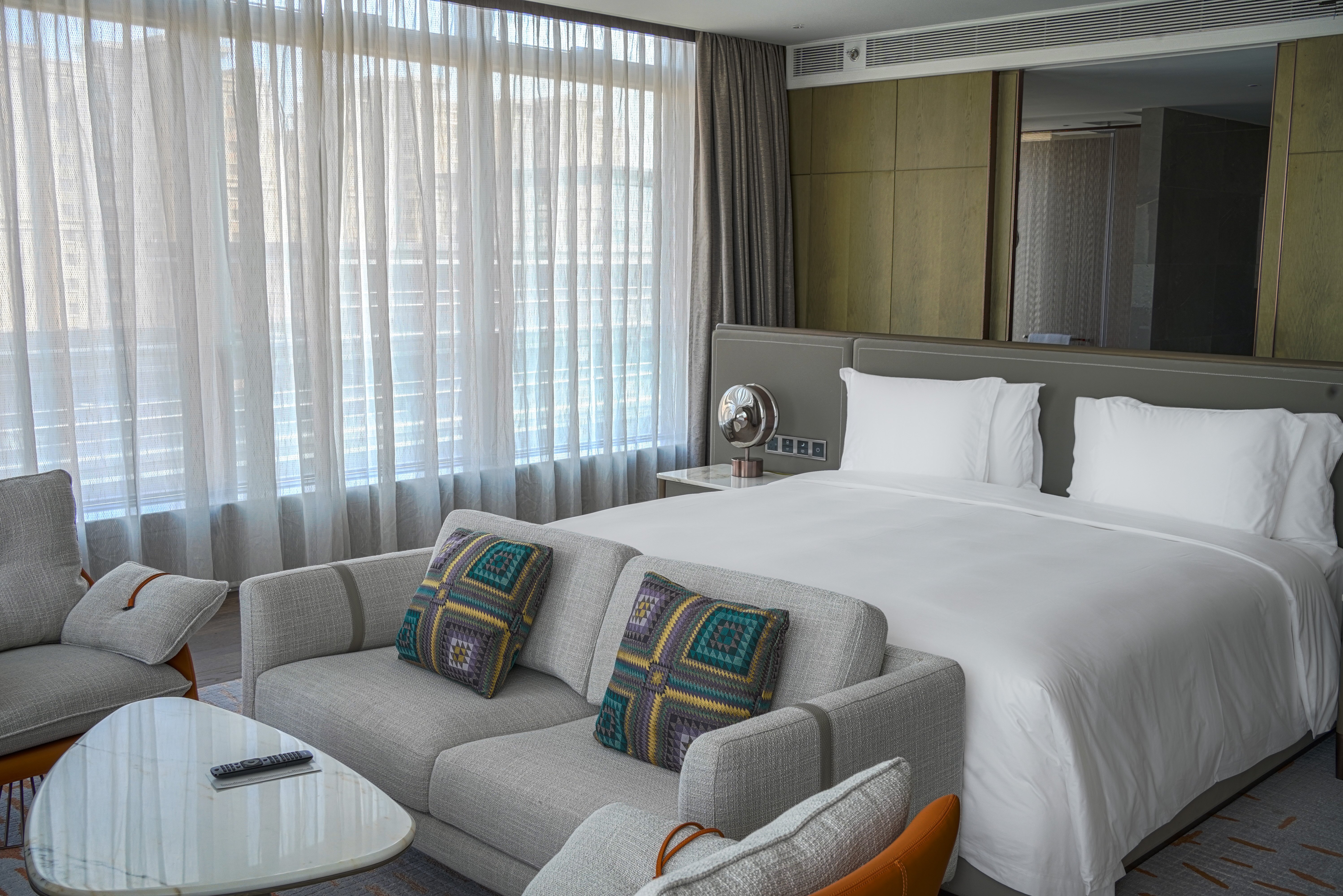 Crowne Plaza Qingdao Jinshui 24/84