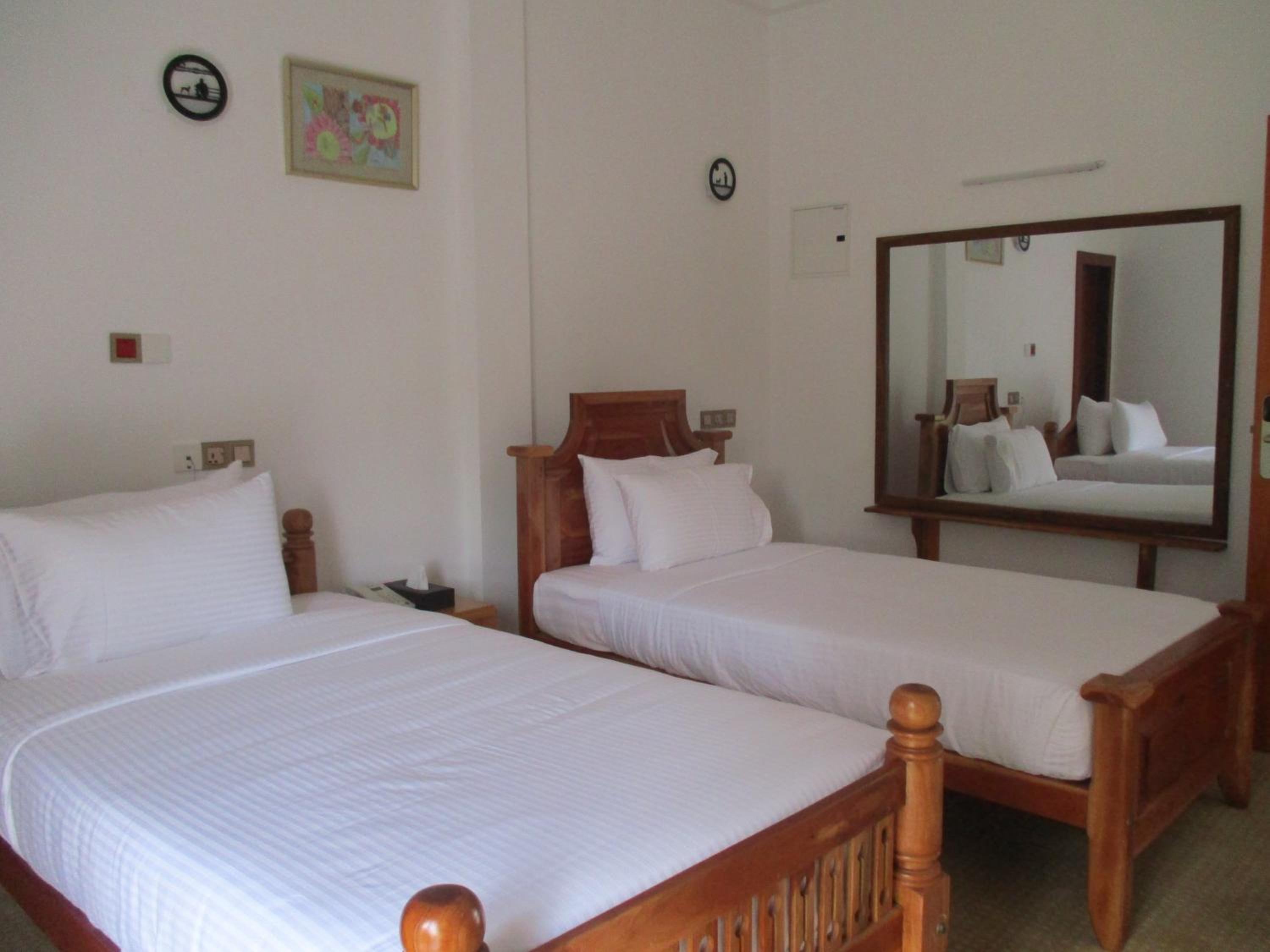 Deluxe, Twin Beds