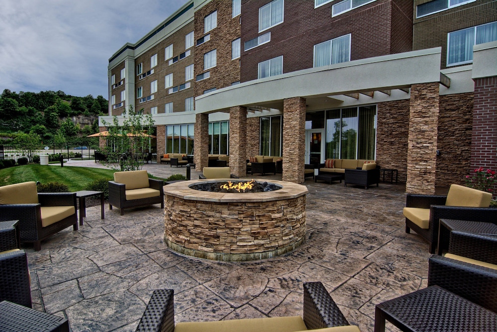 Courtyard by Marriott Bridgeport Clarksburg 1/43