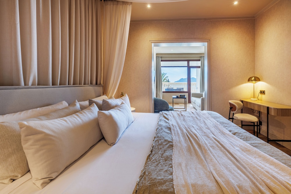 جناح جونيور بسرير مزدوج بشرفة مع أريكة، Hotel Hoposa Uyal 2/6