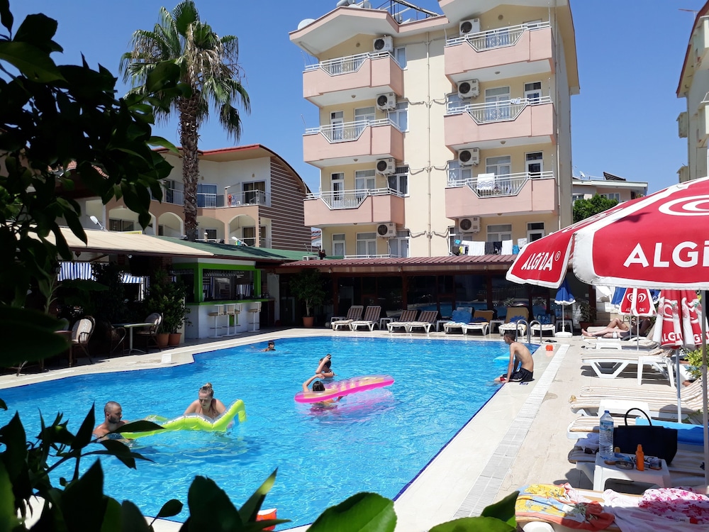 Orient Apart Hotel 5/25