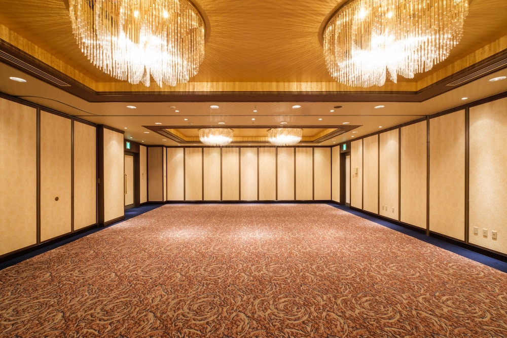 Hotel New Otani Takaoka 35/55