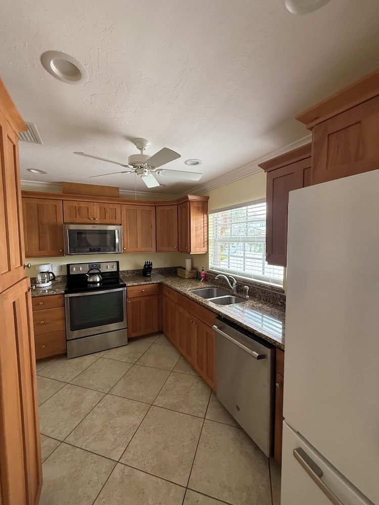 Siesta Key Inn 6/50