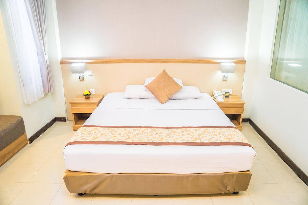 Puri Ayu Hotel 10/40