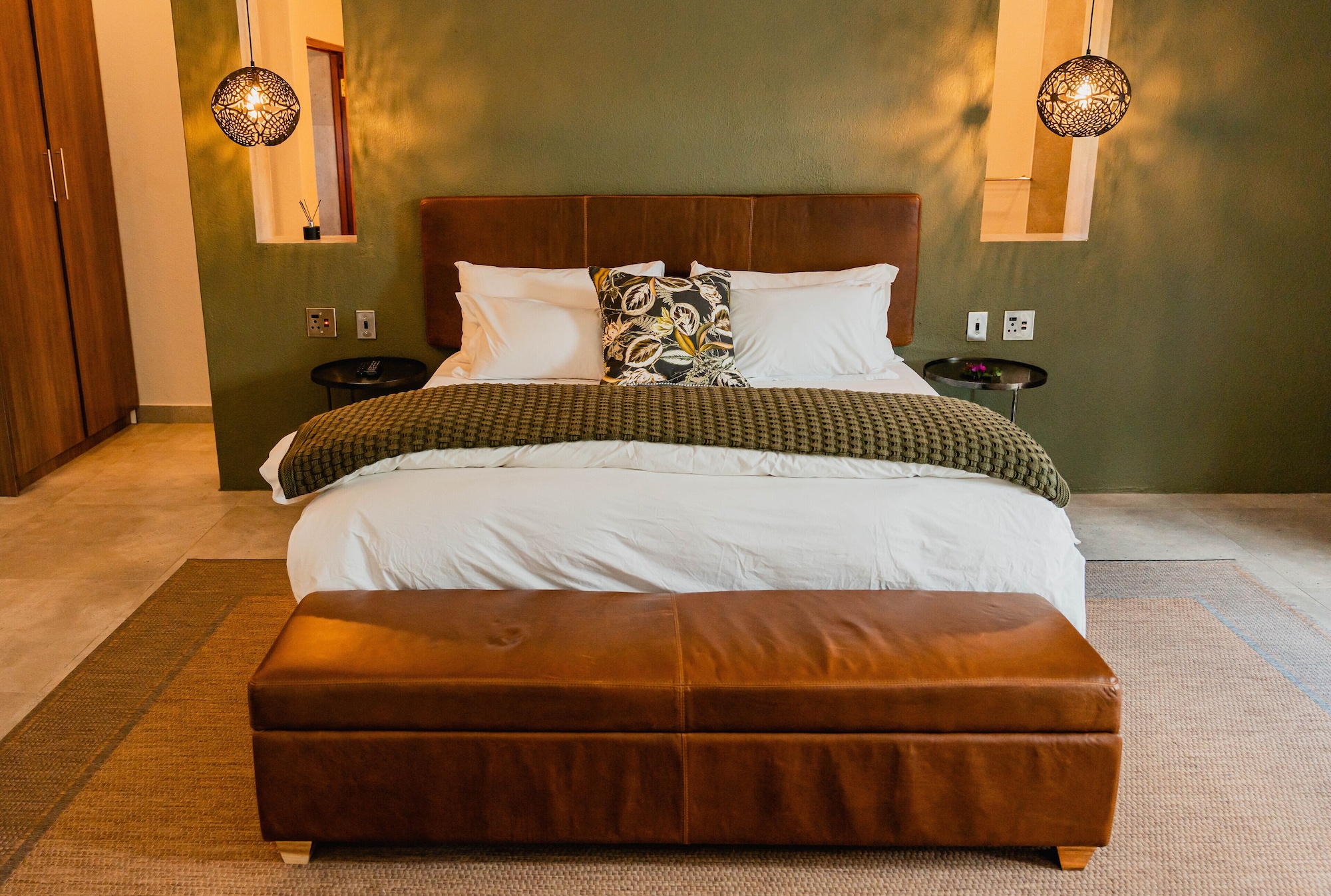 LUXURY, DOUBLE BED, LAKE VIEW
