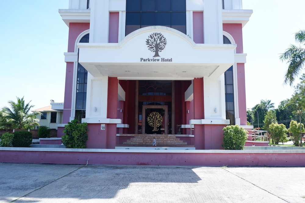 Parkview Hotel 2/50